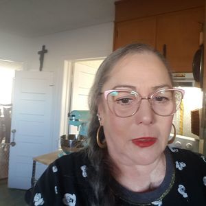 Meet your Posher, Lucy